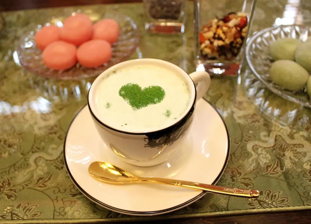 Starbucks Matcha Latte Calories: What's Really In The Cup